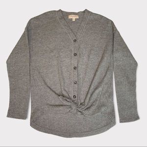 Walking On Sunshine (M) Long Sleeve Knot Front Light Gray Button Up Girls NWOT